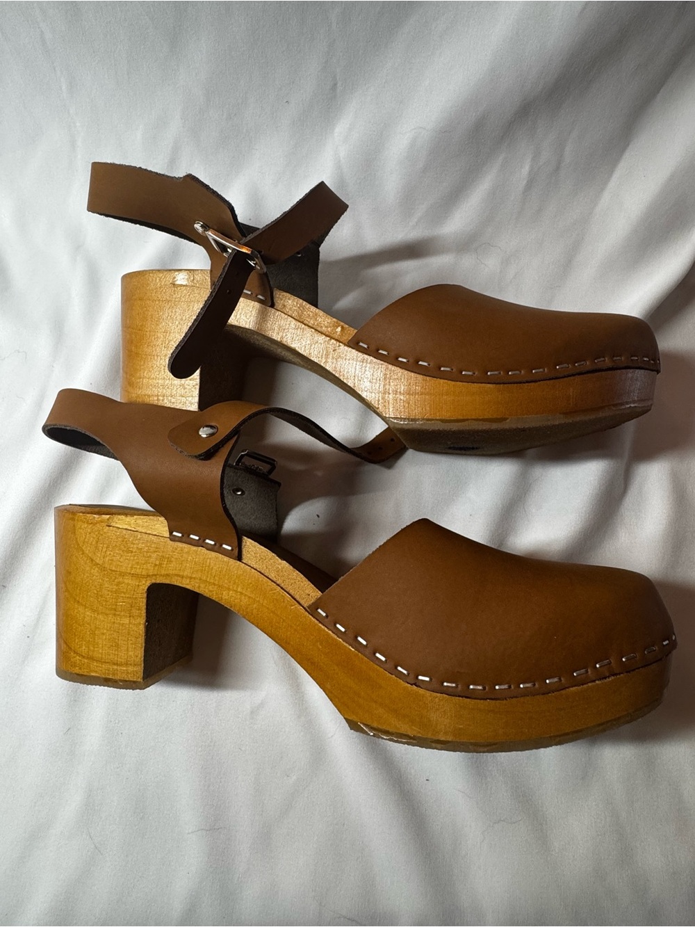 Women’s Tan Leather Clog Sandals with Wood Block Heel